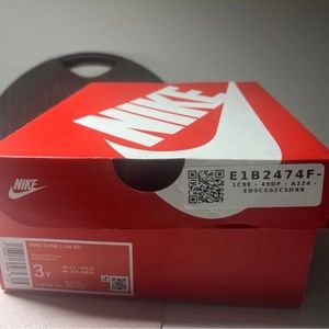 PINK FUSIA DUNKS SIZE 3Y